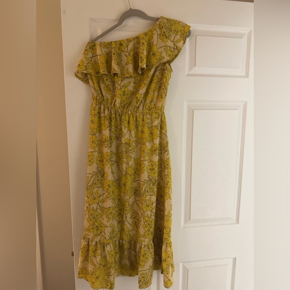 One Shoulder Ruffle Dress - Picture 2 of 3